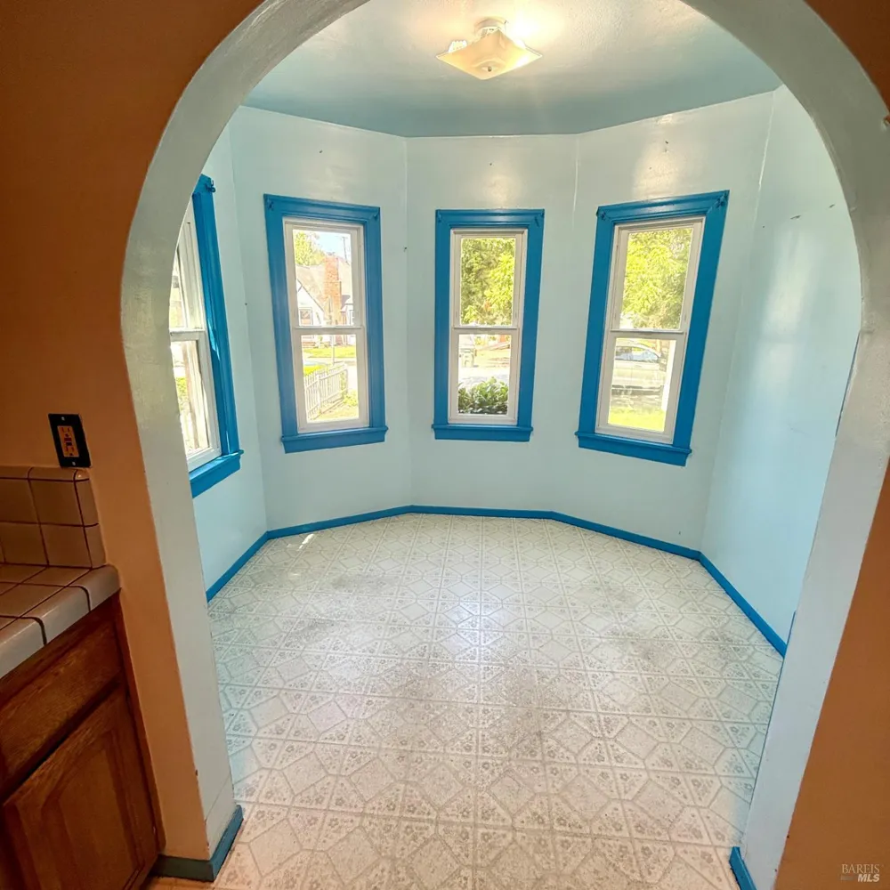 1824 Austin Way Santa Rosa, CA 95404