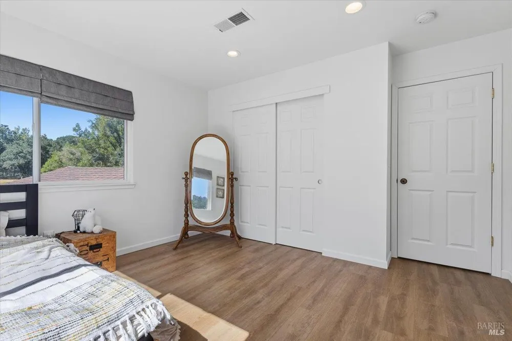 4329 Sonoma Mountain Road Santa Rosa, CA 95404