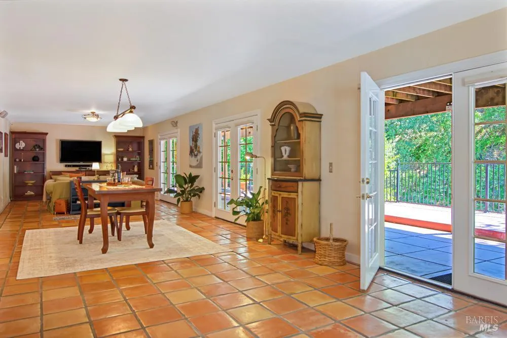 4300 Warm Springs Road Glen Ellen, CA 95442