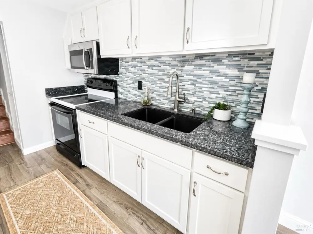 1984 Windmill Circle Santa Rosa, CA 95403