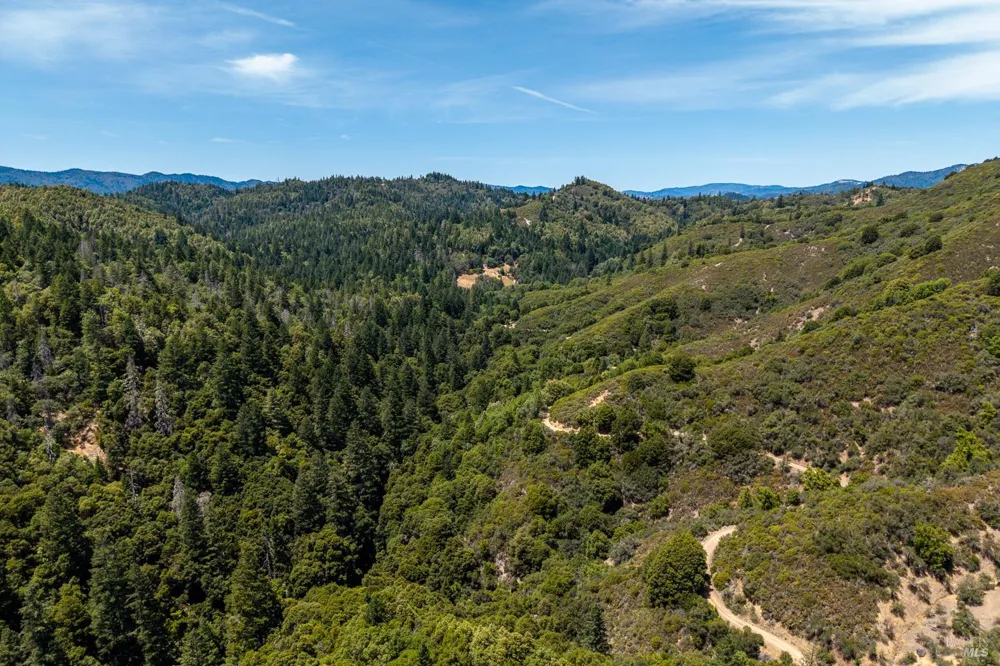 3496 Laytonville Dos Rios Road Laytonville, CA 95454