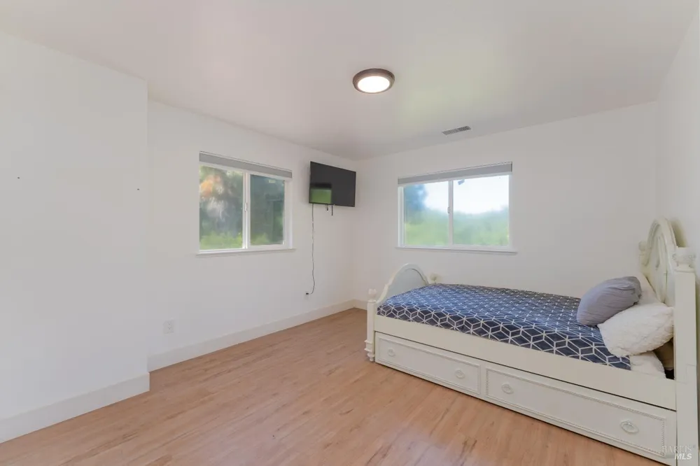 261 Crestview Drive Ukiah, CA 95482