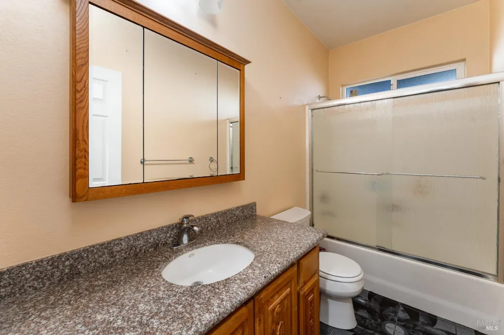 261 Crestview Drive Ukiah, CA 95482