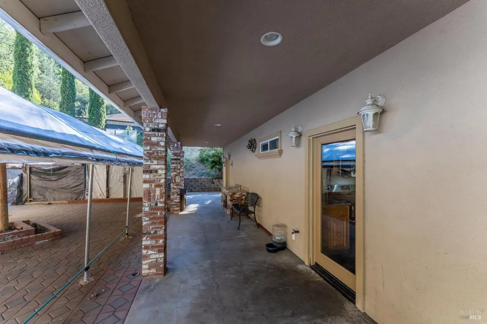 261 Crestview Drive Ukiah, CA 95482