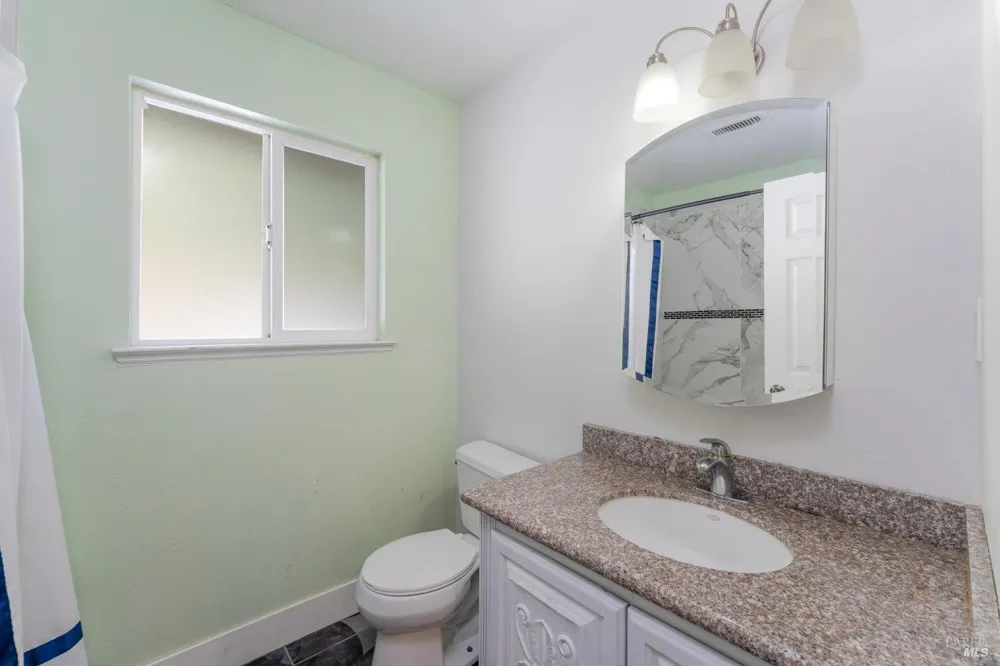 261 Crestview Drive Ukiah, CA 95482