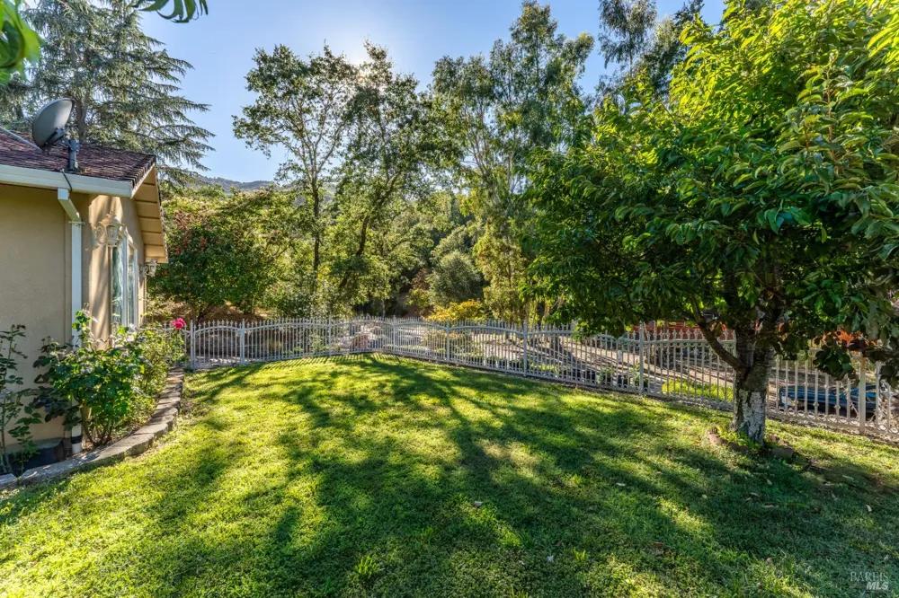 261 Crestview Drive Ukiah, CA 95482
