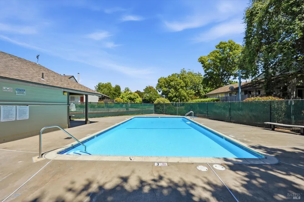 323 Harvest Lane Santa Rosa, CA 95401