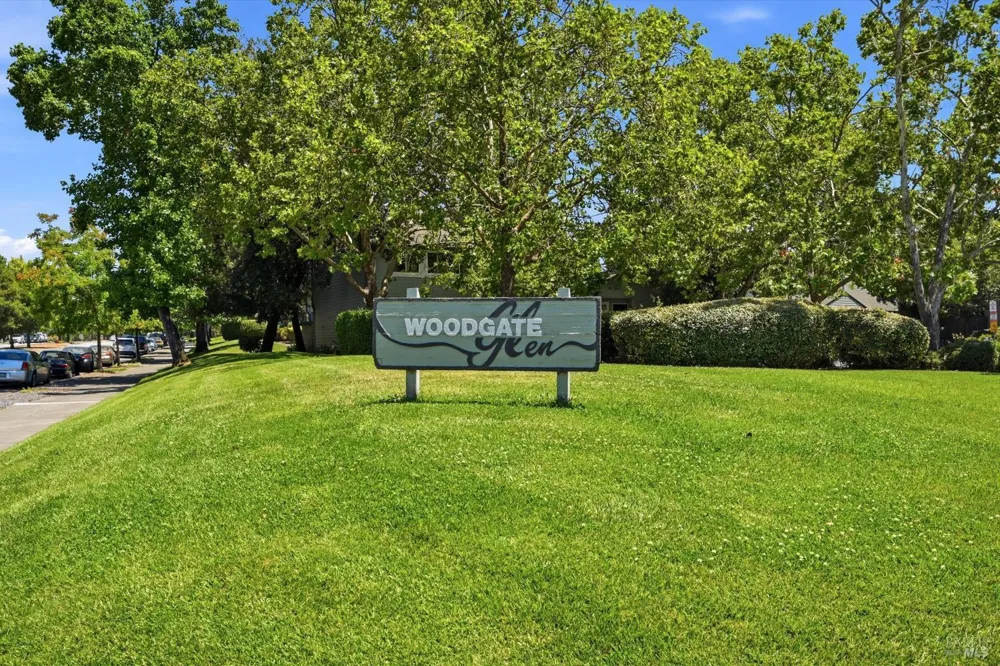 323 Harvest Lane Santa Rosa, CA 95401
