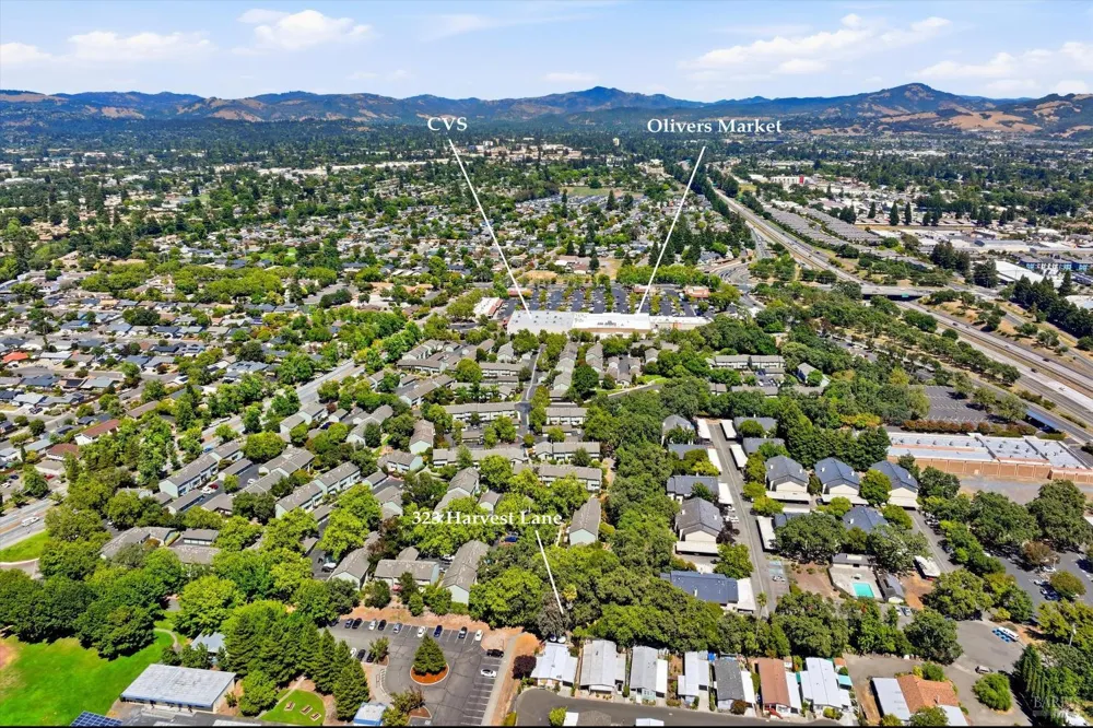 323 Harvest Lane Santa Rosa, CA 95401