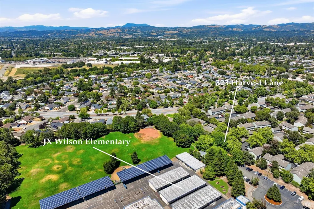 323 Harvest Lane Santa Rosa, CA 95401