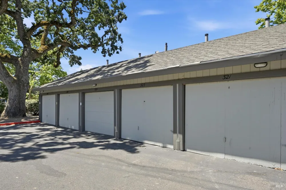 323 Harvest Lane Santa Rosa, CA 95401