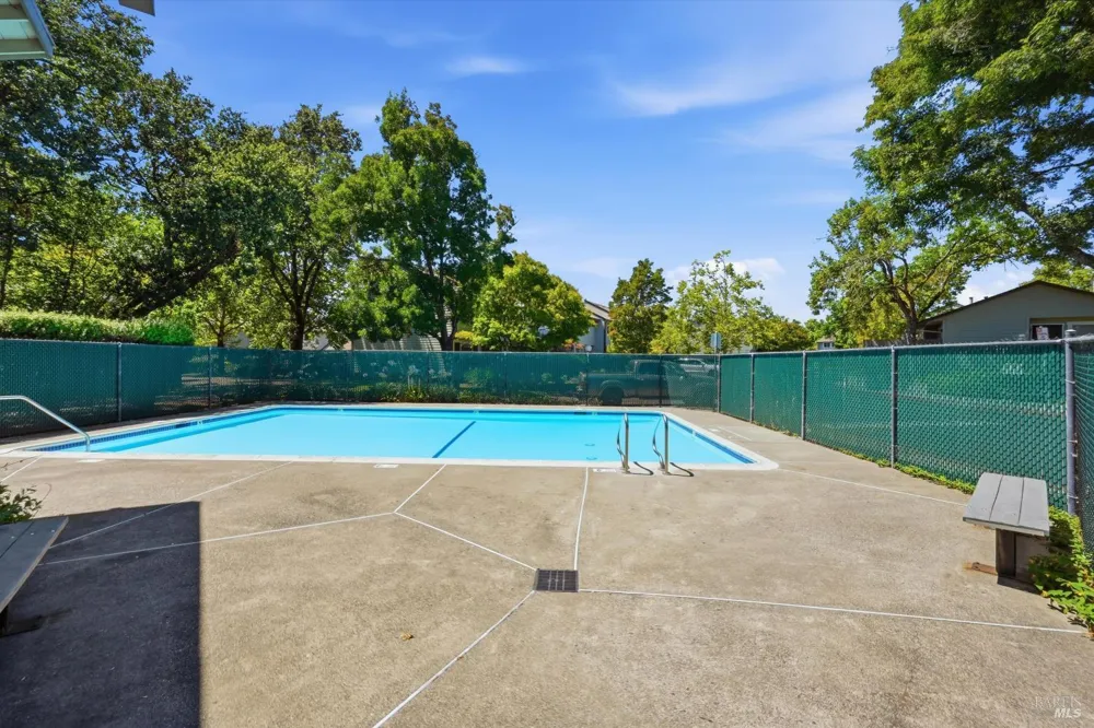 323 Harvest Lane Santa Rosa, CA 95401