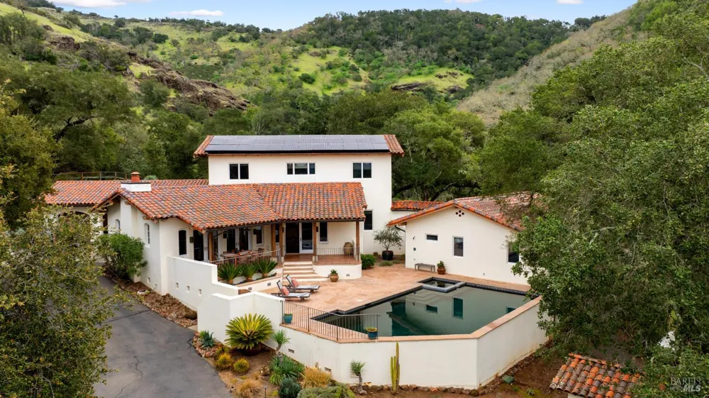 10000 Courtney Drive Kenwood, CA 95452