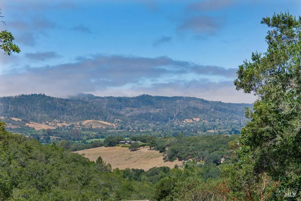 10000 Courtney Drive Kenwood, CA 95452