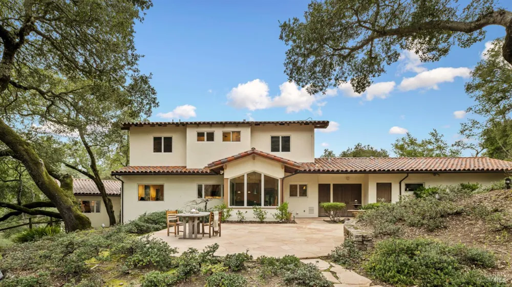 10000 Courtney Drive Kenwood, CA 95452