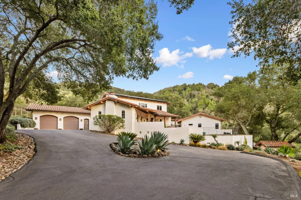 10000 Courtney Drive Kenwood, CA 95452