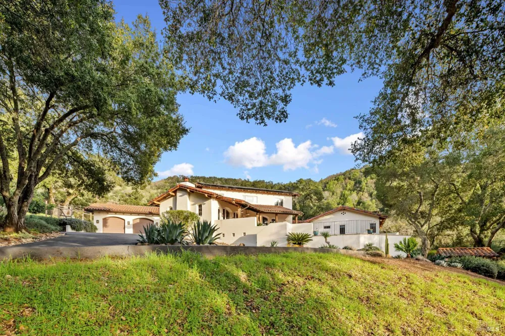10000 Courtney Drive Kenwood, CA 95452