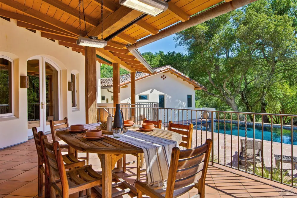 10000 Courtney Drive Kenwood, CA 95452