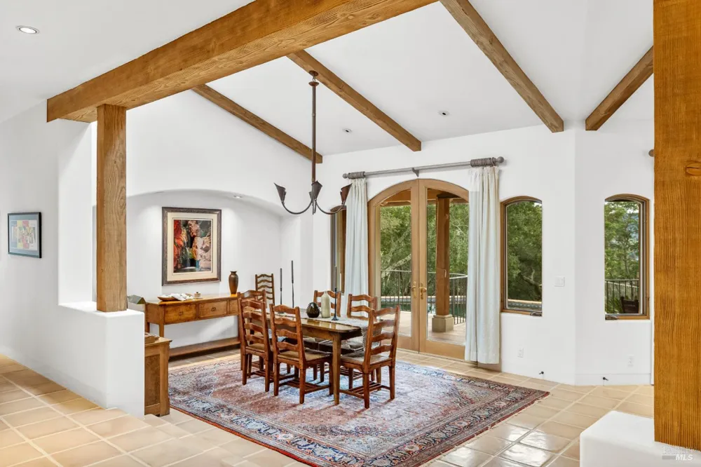 10000 Courtney Drive Kenwood, CA 95452