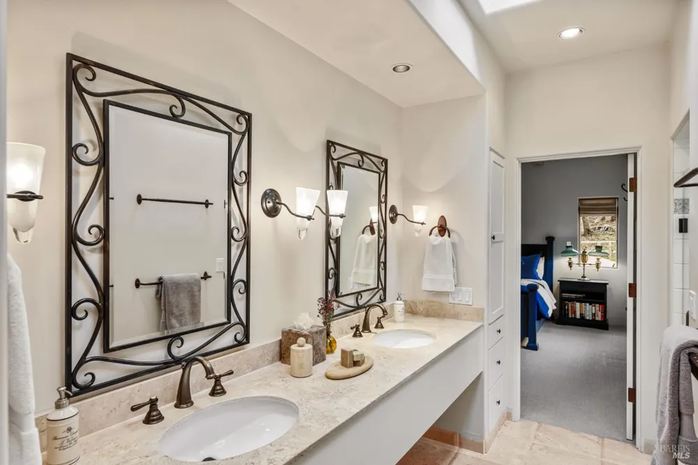 10000 Courtney Drive Kenwood, CA 95452