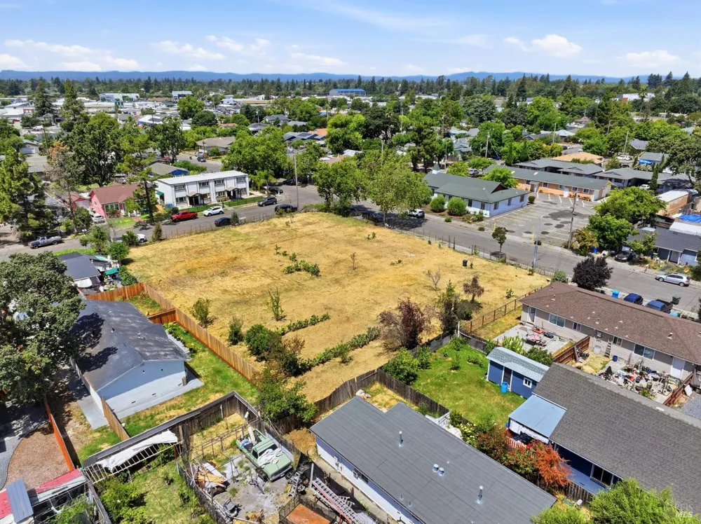 1306 Grand Avenue Santa Rosa, CA 95404