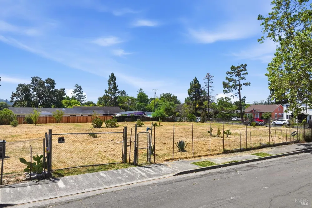 1306 Grand Avenue Santa Rosa, CA 95404