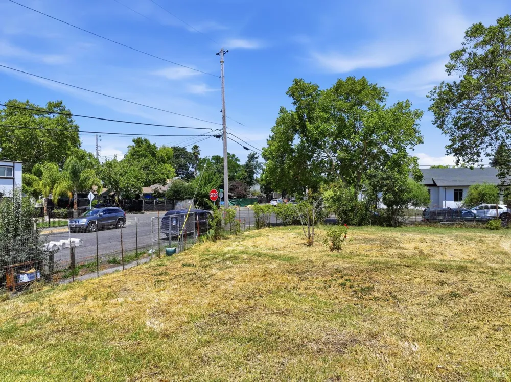 1306 Grand Avenue Santa Rosa, CA 95404