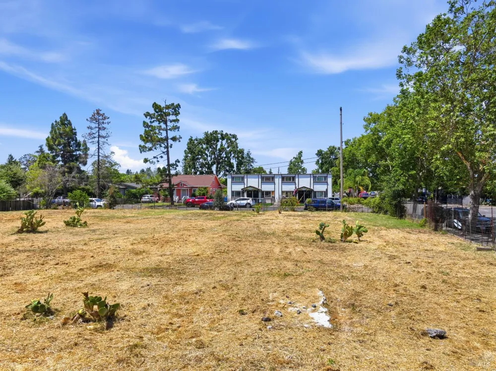 1306 Grand Avenue Santa Rosa, CA 95404