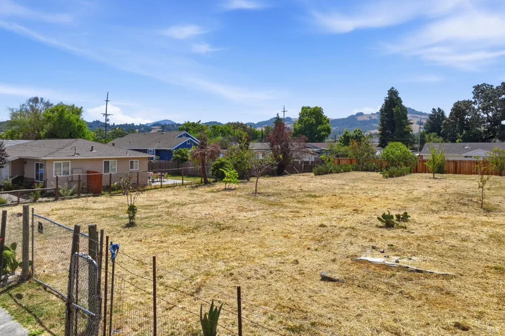 1306 Grand Avenue Santa Rosa, CA 95404