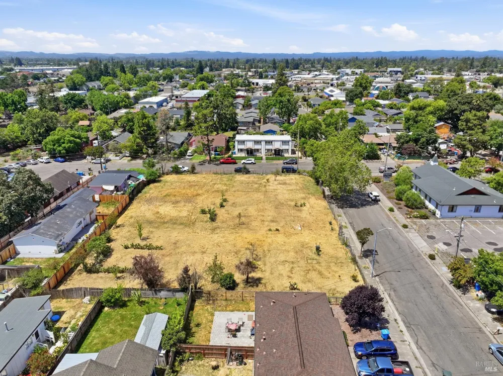 1306 Grand Avenue Santa Rosa, CA 95404