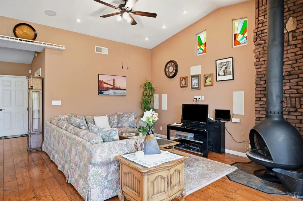 12753 Shoreview Drive Clearlake Oaks, CA 95423