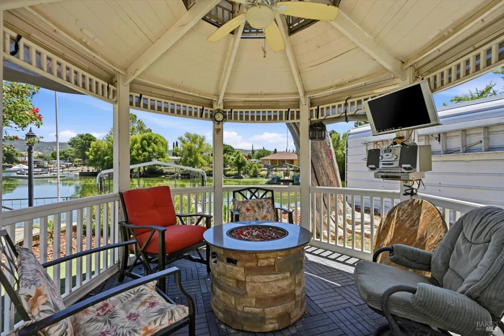 12753 Shoreview Drive Clearlake Oaks, CA 95423