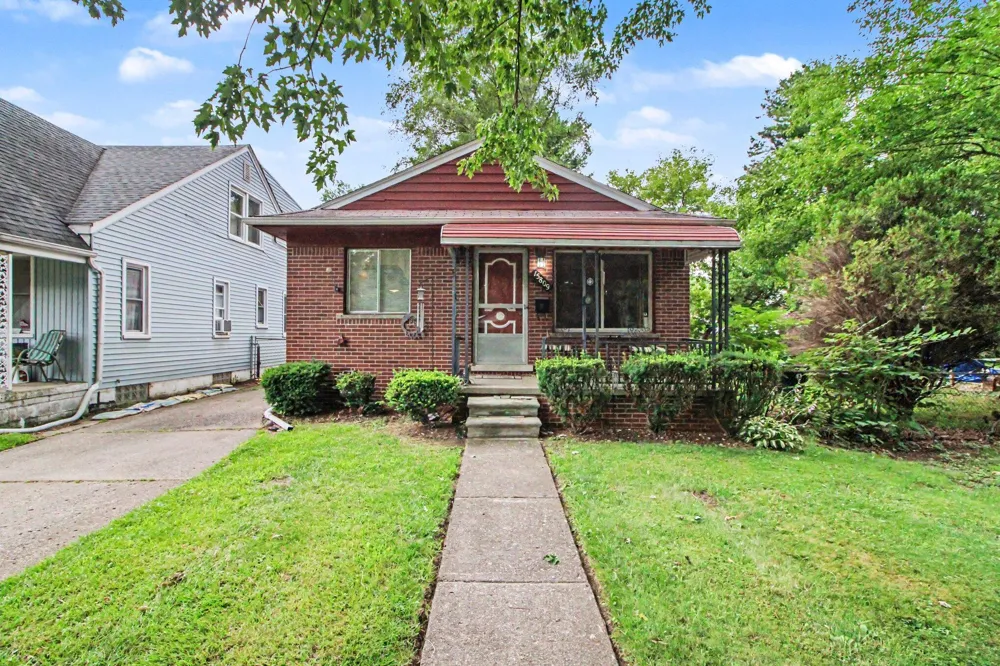 15809 Woodworth Redford, MI 48239