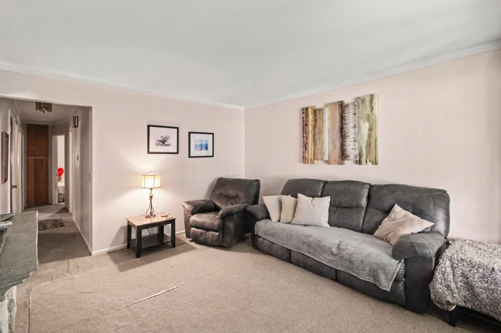 15809 Woodworth Redford, MI 48239