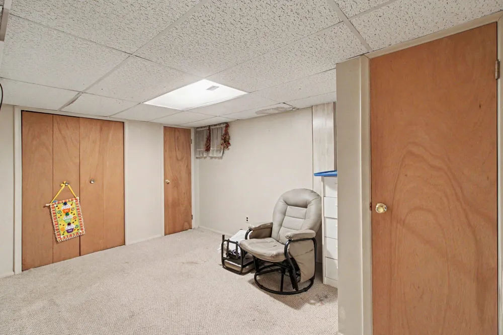 15809 Woodworth Redford, MI 48239