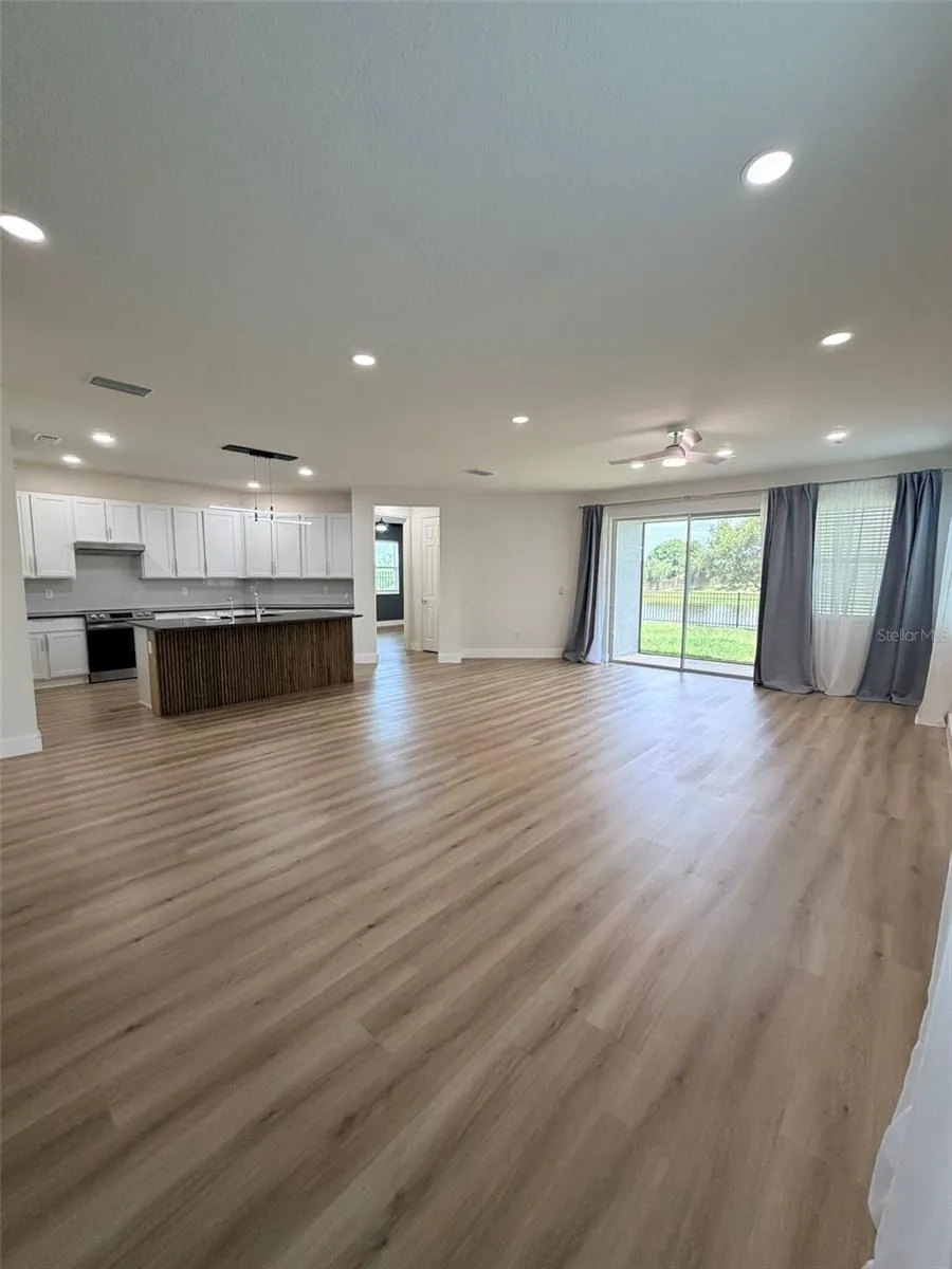 3467 74TH AVENUE CIRCLE E Sarasota, FL 34243