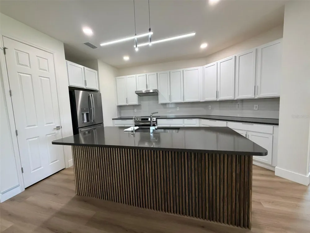3467 74TH AVENUE CIRCLE E Sarasota, FL 34243