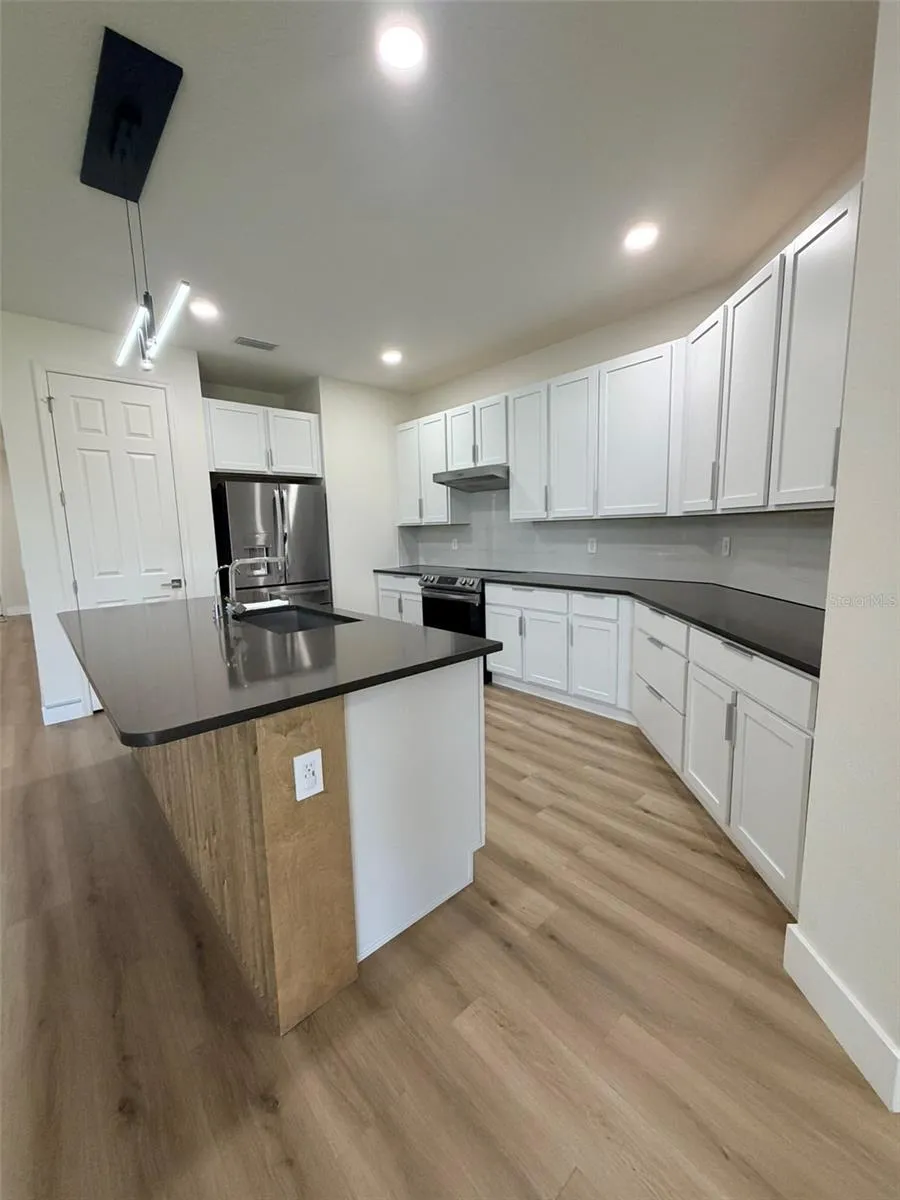 3467 74TH AVENUE CIRCLE E Sarasota, FL 34243