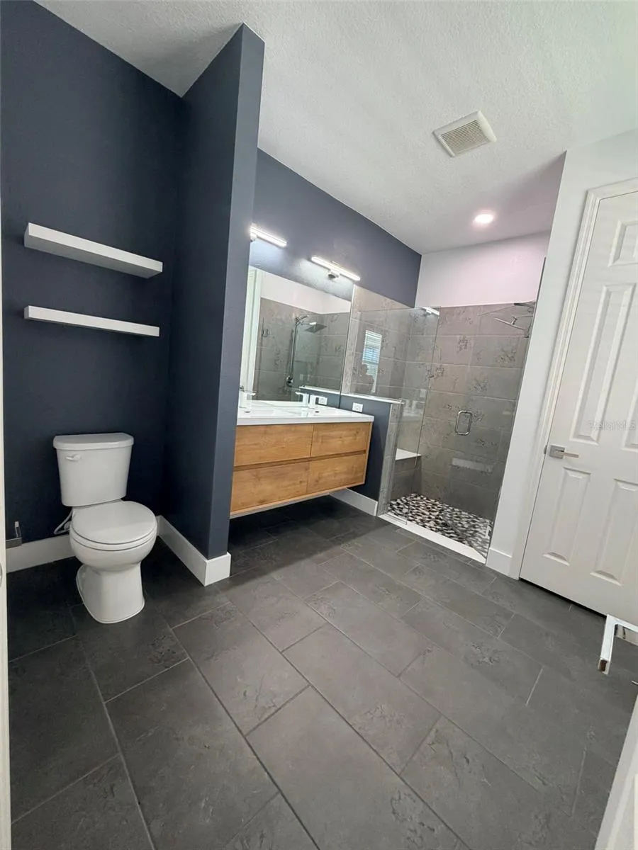 3467 74TH AVENUE CIRCLE E Sarasota, FL 34243