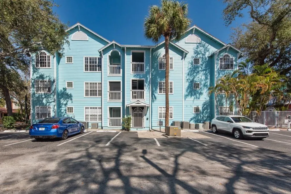 3002 W CLEVELAND STREET #D11 Tampa, FL 33609