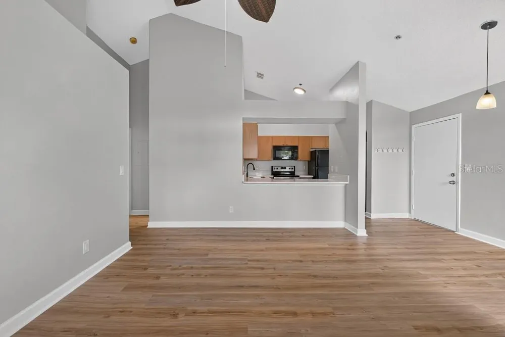 3002 W CLEVELAND STREET #D11 Tampa, FL 33609