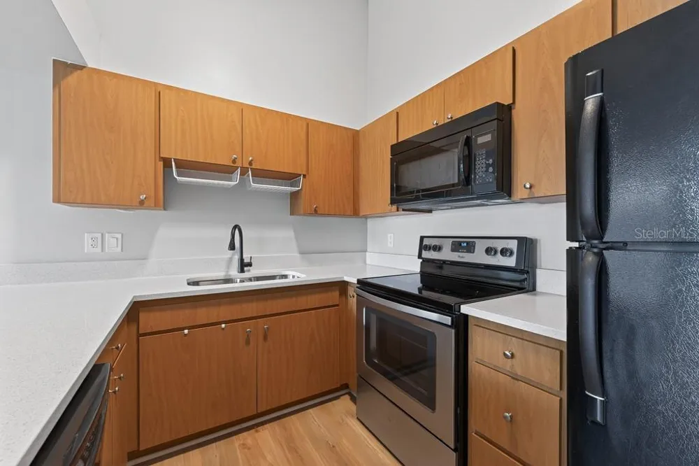 3002 W CLEVELAND STREET #D11 Tampa, FL 33609