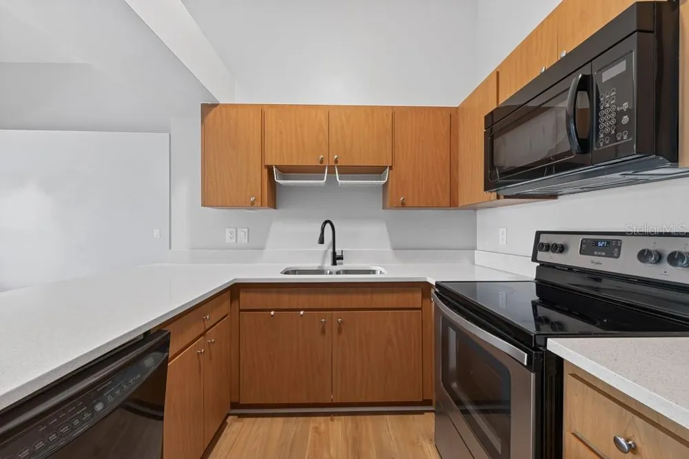 3002 W CLEVELAND STREET #D11 Tampa, FL 33609