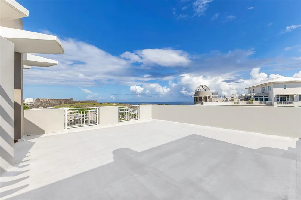 100 CALLE DEL MUELLE #21007 Old San Juan, PR 00901