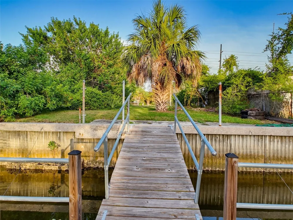 14905 OLD DIXIE HIGHWAY Hudson, FL 34667