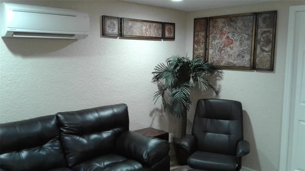 2512 MUSSELWHITE AVENUE #3 Orlando, FL 32804