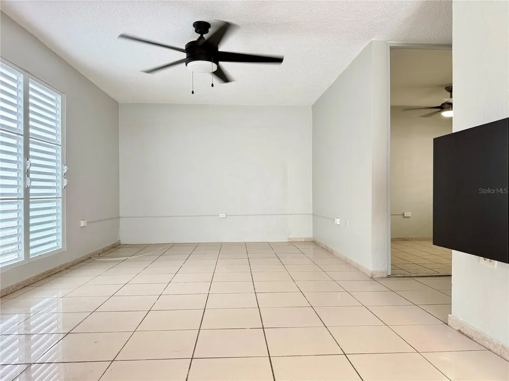 143 JARDINES DE COUNTRY CLUB #CG26 Carolina, PR 00983