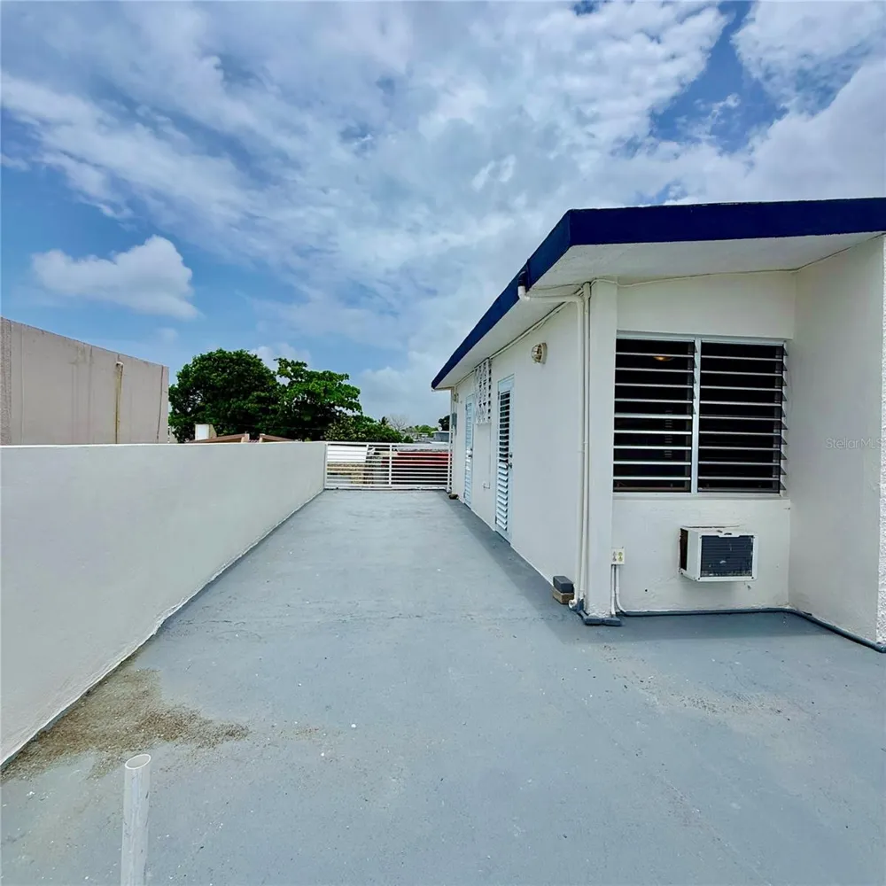 143 JARDINES DE COUNTRY CLUB #CG26 Carolina, PR 00983