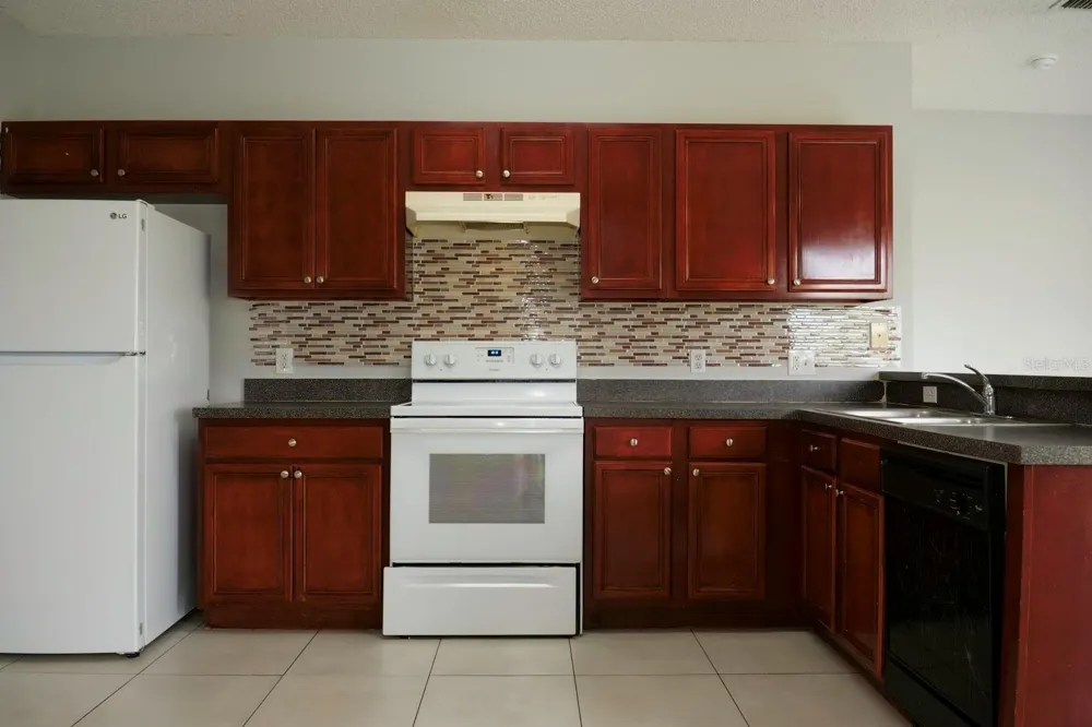 752 PARIS DRIVE Kissimmee, FL 34759