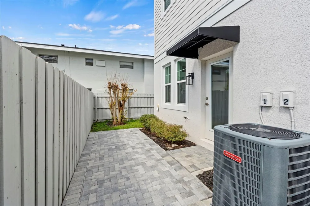 4302 W NORTH B STREET #2 Tampa, FL 33609